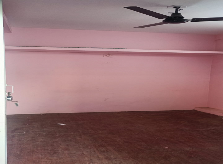 100 Sq.Ft,  Commercial Shops