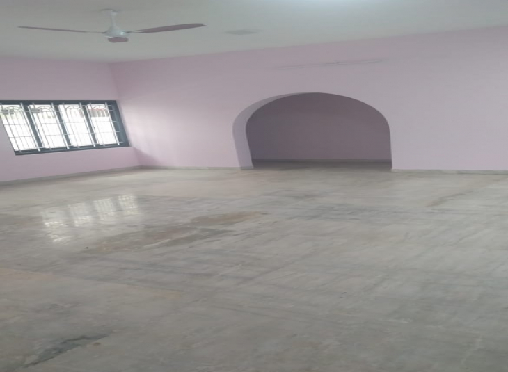 2200 Sq.Ft,  Commercial Office / Space