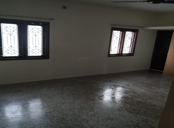 950 Sq.Ft,  Commercial Office / Space